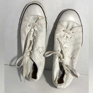 Converse WhiteTennis Shoe